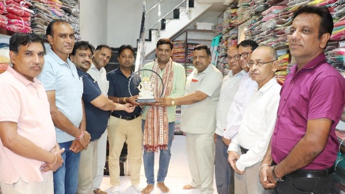 परिचय सम्मेलन में महत्वपूर्ण भूमिका निभाने वाले पदाधिकारियों को किया गया सम्मानित